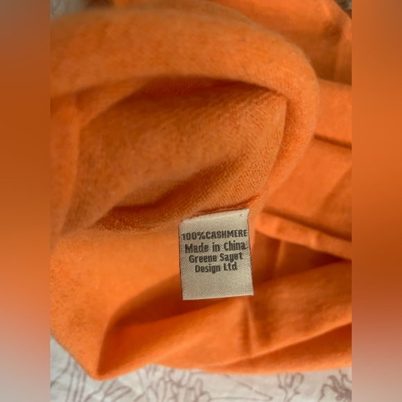 100% Cashmere Orange 🍊 V-neck top - New Scotland- size S - Picture 4 of 6
